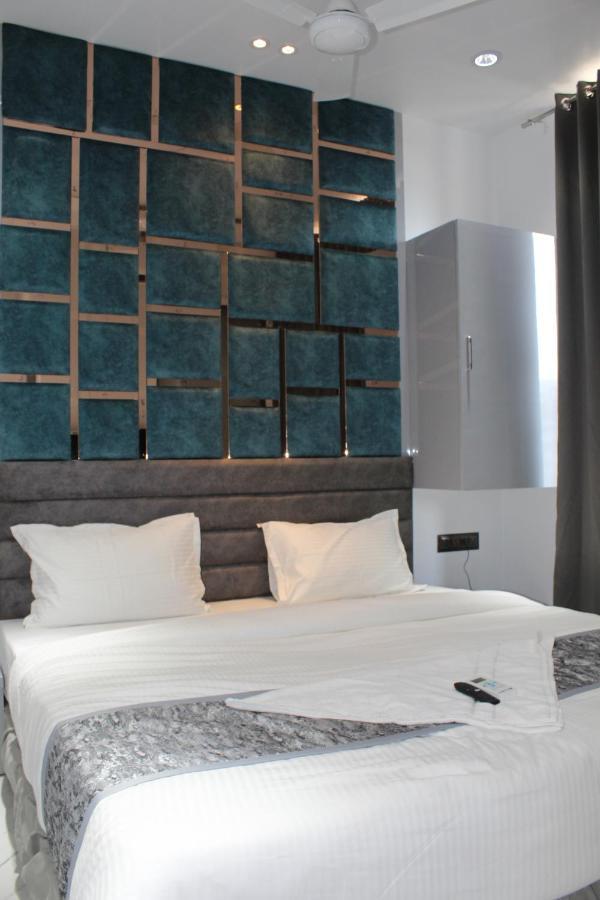 Hotel The Lowell Сурат Экстерьер фото