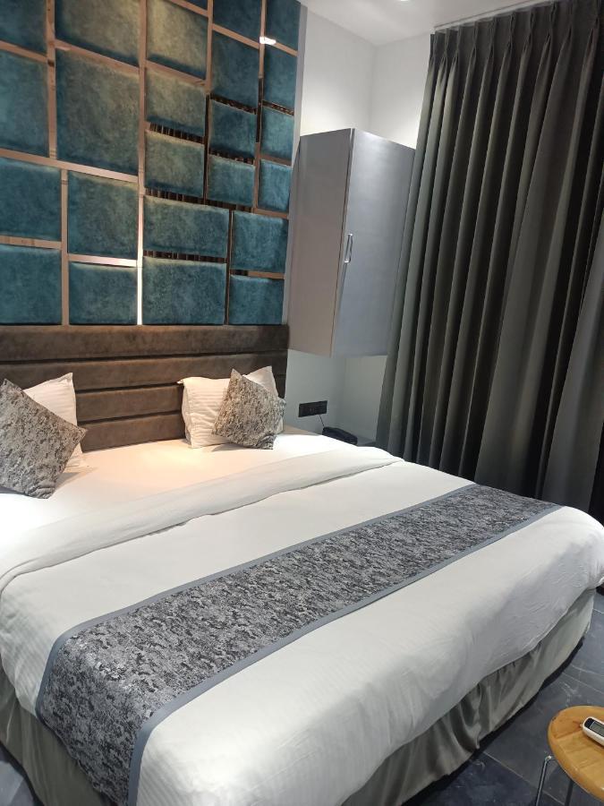 Hotel The Lowell Сурат Экстерьер фото