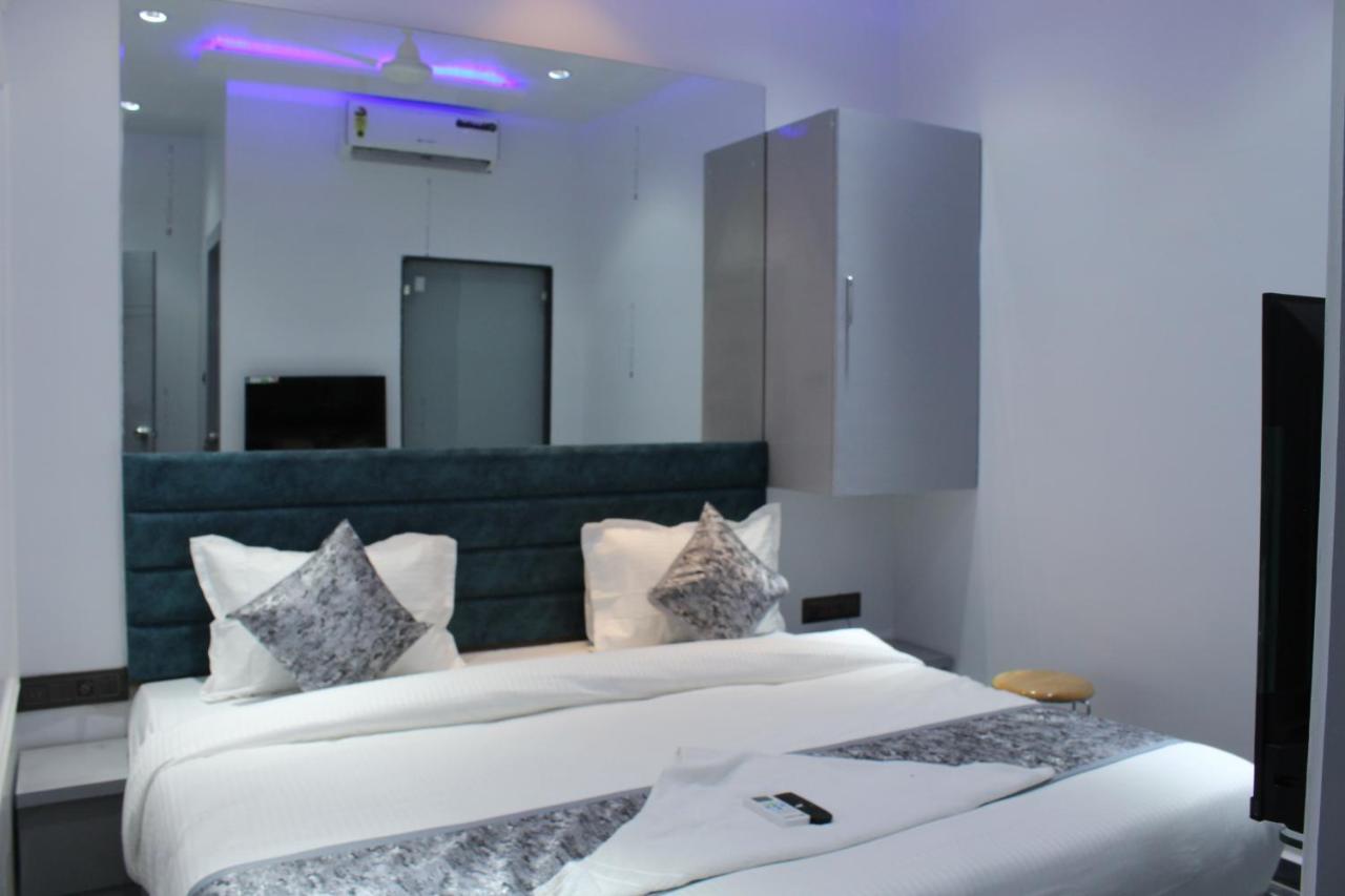 Hotel The Lowell Сурат Экстерьер фото