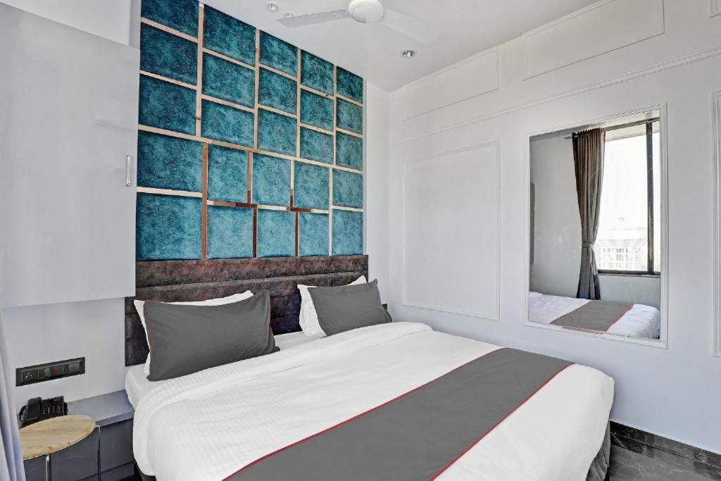 Hotel The Lowell Сурат Экстерьер фото