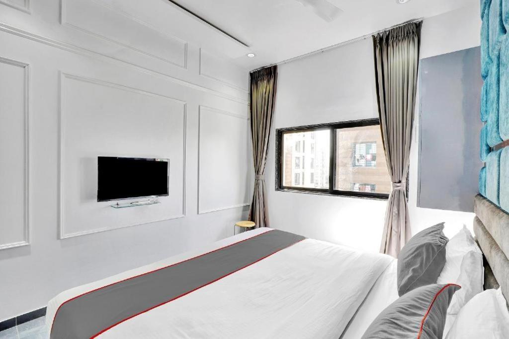 Hotel The Lowell Сурат Экстерьер фото