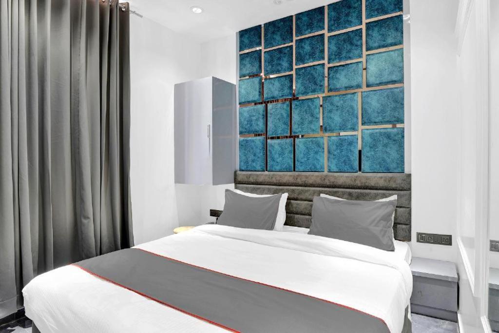 Hotel The Lowell Сурат Экстерьер фото