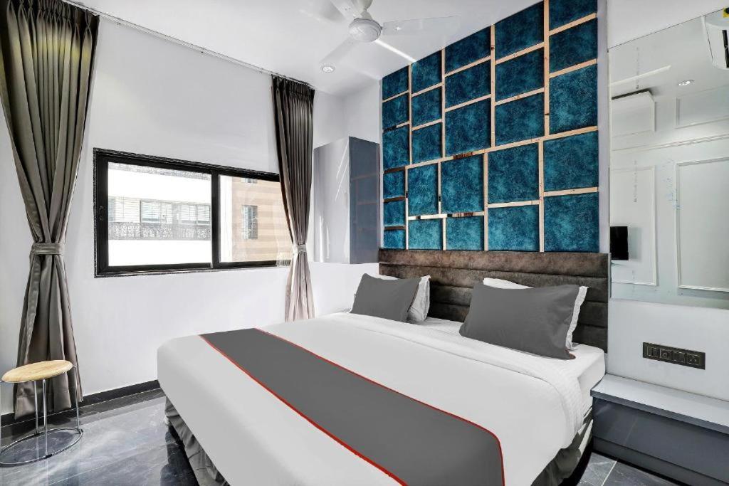 Hotel The Lowell Сурат Экстерьер фото
