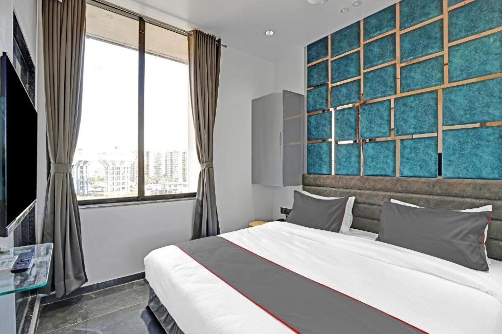 Hotel The Lowell Сурат Экстерьер фото